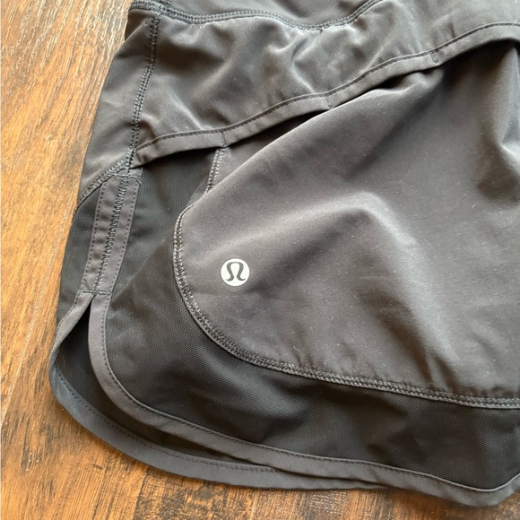 Lululemon Black Athletic Hoty Hot skort - Picture 2 of 7